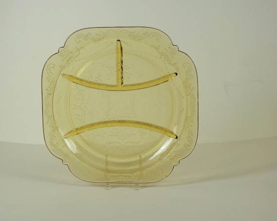 Amber Depression Glass Serving Plate (TRE) Amber Depression Glass Serving Plate (TRE)