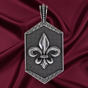 Fleur de Lis Pendant: Medieval Shield Design in Sterling Silver