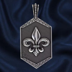 Fleur de Lis Pendant: Medieval Shield Design in Sterling Silver