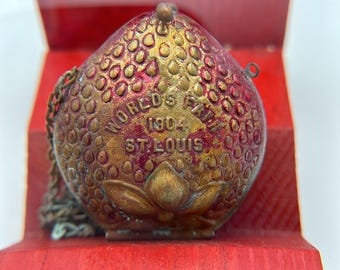 St Louis World Fair 1904 Souvenir Trinket Box Glass Gilt Metal