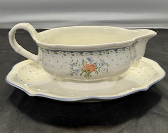 Villeroy & Boch Romantica Gravy Boat with Attached Underplate Luxembourg Vintage