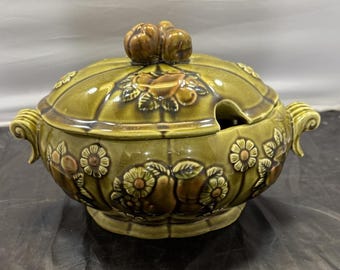 Vtg Hand Painted Soup Tureen Pot w/Ladle 1970s MCM Fruit Daisy Pear Apco Green