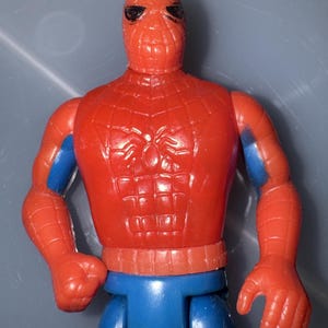 Vtg 1975 Mego Pocket Heroes Spider-Man 4" Figure Rare Blue Arm Variant Marvel Bild 3