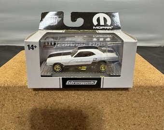 M2 R78 1971 Dodge Challenger Funny Car Chase Car 1/750 Dragpak Mopar Gold 1:64