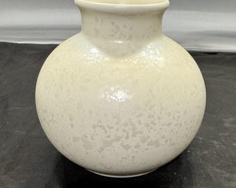 Vintage Poole Pottery Calypso Lustre Posy Vase, 1980s Iridescent White Pearl MCM Globe Vase, Retro English Studio Pottery Gift, Small 4" Bud