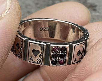 Anillo de banda de cuatro ases de póker, anillo de plata envejecida con múltiples piedras, estilo gótico punk.