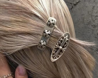 Horquillas vintage con cruz grabada, pasadores góticos retro, accesorios metálicos para el cabello con estilo vanguardista.