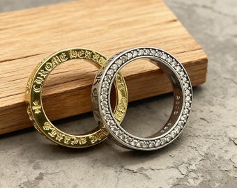 Anillo de eternidad chapado en oro de 6 mm, anillo gótico punk con cruz de circonita cúbica en plata antigua