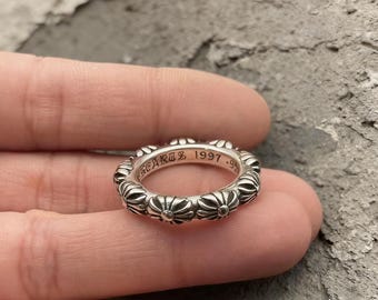 Anillo de banda de eternidad con cruz y flor, anillo gótico punk envejecido de plata de ley 925