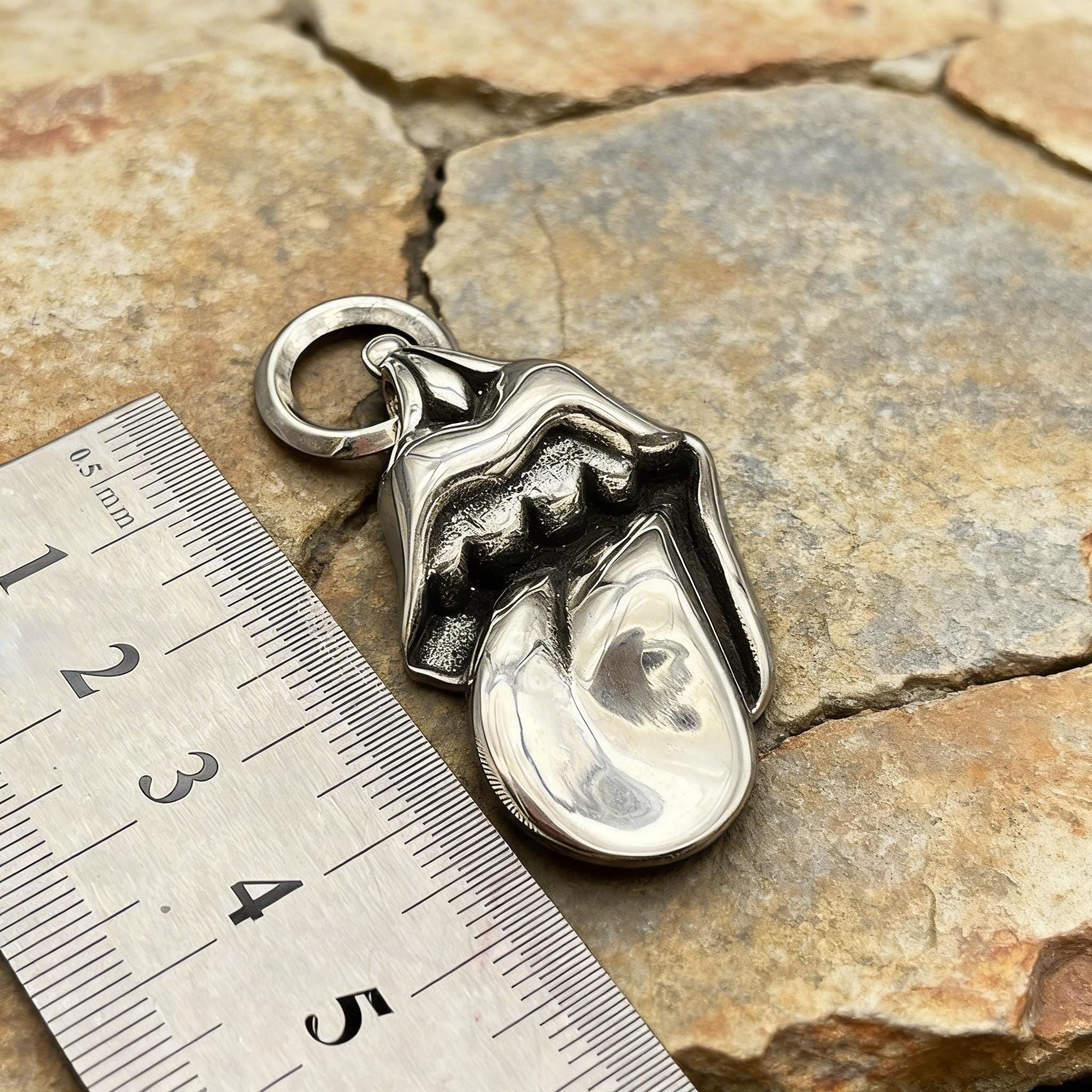 Rolling stones necklace - Etsy 日本