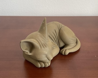 Minimalist Sleeping Cat Figurine – Elegant Decoration – Relaxing Cat Statue – Home Decor – Gift for Cat Lovers