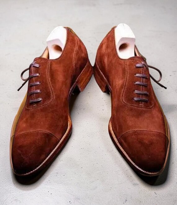 shiny brown dress shoes Men's Handcrafted Maroon Leather Lace Up Formal Umgee Dresses these shoes embody elegance Sleeve:34 Ready to rock your