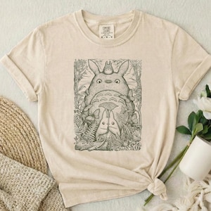 Camiseta com estampa vintage do Meu Vizinho Totoro, perfeita para fãs de anime do Studio Ghibli. imagem 9
