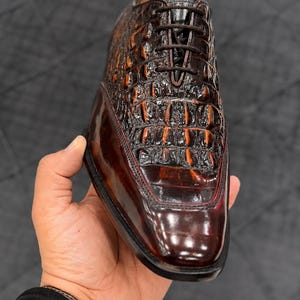 Scarpe Oxford da uomo in vera pelle fatte a mano – Scarpe eleganti color bordeaux con stampa coccodrillo