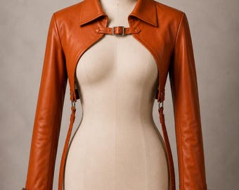 Bolerojacke aus echtem, hellbraunem Lammleder für Damen | Handgefertigter, kurzer Schulterwärmer | Top mit Schnallenverschluss vorne
