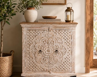 Armario de almacenamiento de madera de mango blanqueada y tallada a mano / Armario rústico con detalles florales / Aparador de madera estilo bohemio / Muebles vintage para sala de estar