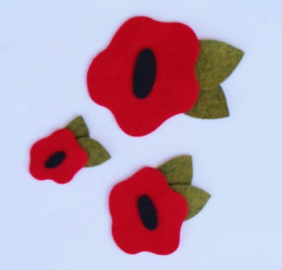 Wool Blend WHITE FELT Poppies With Leaves x4 Handcrafted Embellishments