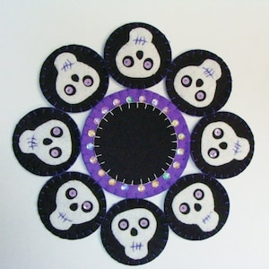 Candle Mat Kit, Penny Rug Kit, Wool Felt Applique Kit, SKULLS Candle Mat Kit, Prim Wool Felt Kit, Halloween Candle Mat Kit