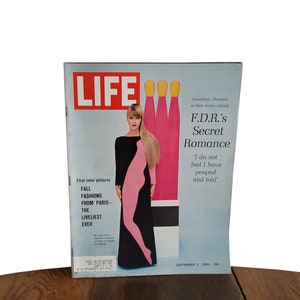 Vintage Life Magazine &quot;FDR&#39;s Secret Romance&quot; Plus 1960s Paris Pop Art Fashion and Mid Century Advertising  - September 2 1966