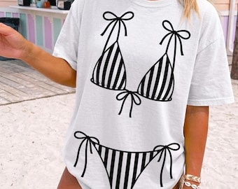 Bikinioberteil PNG, schwarz gestreifter Badeanzug Png, Sommerstrand Png, See Mädchen PNG, Pool Party PNG, Trendiges Sommershirt Png, digitaler Download