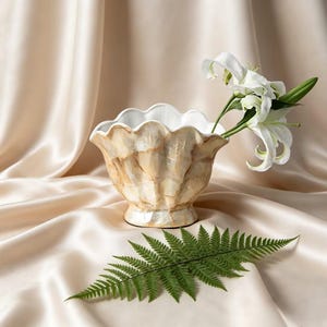 Handmade Natural Seashell Ceramic Vase, Wide Mouth Flower Pot for Water Plants, Coastal Beach House Decor,Tabletop Planter for Home Decor.