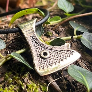 Perun&#39;s Axe Necklace - Handcrafted Bronze Pendant ( Axe of Perun ) ( Slavic Amulet )
