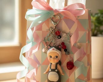 Kawaii Cat Baby Keychain, Beaded Bag Charm, Heart Clasp, Purse Accessory