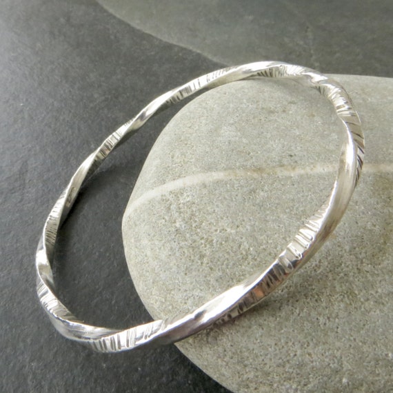 【CTHY】TWIST BANGLE Diamond Twist Bangle - Nuha Jewelers