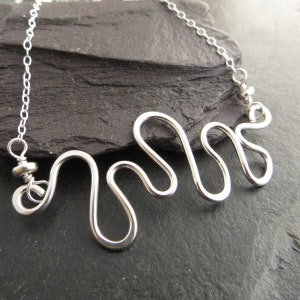 Sterling silver wave necklace with bead detail, Small silver wire bib necklace, Solid silver statement pendant, Choose your length, UK Shop