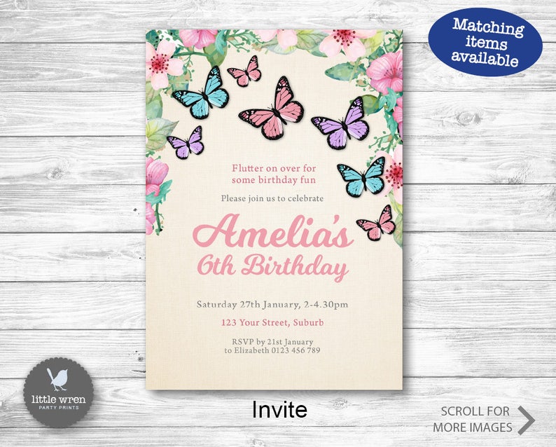 Peut inclure: Une invitation de f&ecirc;te d'anniversaire pour un 6&egrave;me anniversaire sur le th&egrave;me des papillons roses et bleus. L'invitation pr&eacute;sente une bordure florale avec des papillons et le texte "Amelia's 6th Birthday". L'invitation comprend &eacute;galement la date, l'heure et le lieu de la f&ecirc;te.