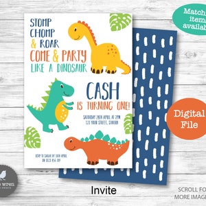 Puede incluir: Una invitaci&oacute;n digital imprimible para una fiesta de cumplea&ntilde;os con tem&aacute;tica de dinosaurios. La invitaci&oacute;n presenta un dinosaurio azul, verde y amarillo con el texto "Stomp Chomp & Roar Come & Party Like a Dinosaur" y "Cash cumple un a&ntilde;o!" La invitaci&oacute;n tambi&eacute;n incluye la fecha, la hora y la ubicaci&oacute;n de la fiesta.