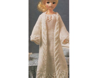 Dit item is niet beschikbaar | Etsy Vintage Sindy Doll Carrie Horror Film Poster Remake | Etsy