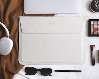 Weiß Mini Croc Gold Name Personalisierung Leder Laptoptasche, Passend für 13 Zoll Laptops schlanke Schutzhülle mit Magnetverschluss