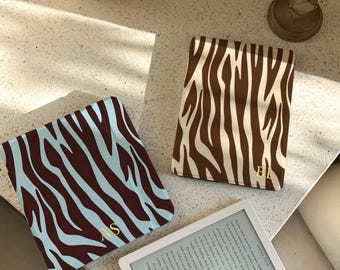 Personalized Zebra Kindle Case, Retro Animal Print Reader Cover, Gift for Book Lovers, Kindle Paperwhite 12th Gen 7” 2024, Kobo Libra Colour