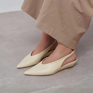Zapatos de tacón bajo con tira trasera de piel color amarillo mantequilla / Zapatos de tacón bajo con punta / Zapatos de tacón grueso / Sandalias de cuña