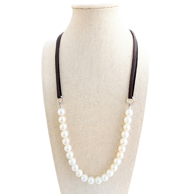 Leather and pearl layering necklace image 1