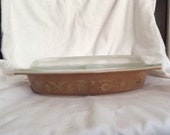 Vintage Pyrex American Eagle Pattern 1 1 2 Quart Divided Casserole Dish with Clear Glass Lid