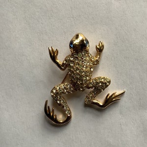Vintage Rhinestone frog brooch