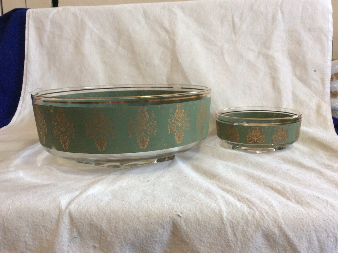 Vintage Set of 2 Bowls Large Bowl Salad / Chip Large Bowl and Smaller