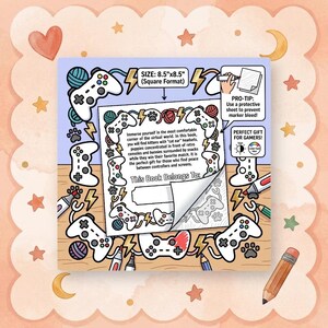 Op de afbeelding: Vierkant kleurboek, 21,6 cm x 21,6 cm, met een gaming thema. De cover toont controller illustraties en tekst. Binnenin vind je kittens met headsets, puppy's en konijntjes. Bevat een "This Book Belongs To" sectie.