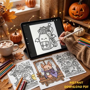 Puede incluir: En una tableta se est&aacute; dibujando una ilustraci&oacute;n digital de una mochila con tem&aacute;tica de Halloween con alas de murci&eacute;lago. Debajo hay p&aacute;ginas para colorear impresas con un murci&eacute;lago, una casa embrujada y macetas con forma de calavera. El texto "INSTANT DOWNLOAD PDF" es visible.