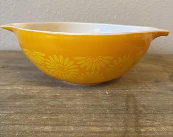 Vintage Pyrex 444 "Daisy" Cinderella 4 QT Mixing Bowl