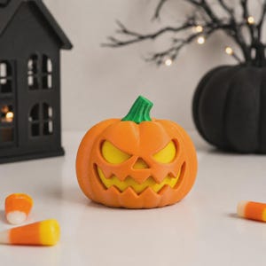 3D-gedruckte Kürbisfigur: Gruselige Halloween-Schreibtischdekoration (5,7 cm hoch)