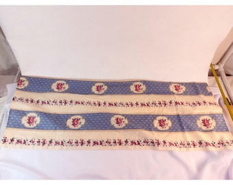 Vintage Floral Tischläufer Blau Creme Rose Cottagecore Kommode Schal 38x14