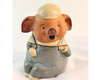 Bote de cerámica vintage UCGC de Japón con forma de cerdo antropomórfico con overol, 5.5"