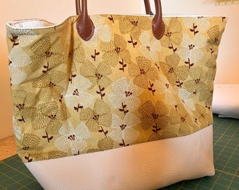 Neutral Blumen Einkaufstasche | Handgefertigte Beige Creme Kunstleder Geldbörse
