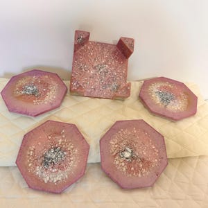 Rosa geode-hartsunderlägg med hållare