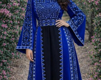 Abito Thobe ricamato: tradizionale abito arabo blu e nero vibrante