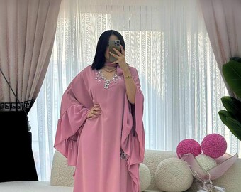 Abaya rosa decorato – Abbigliamento islamico fluido e modesto