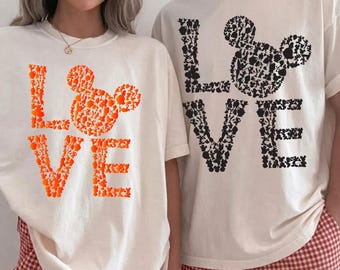 Maglietta Disney Love, maglietta grafica con silhouette di Topolino e lettere, top coordinato carino, regalo di anniversario per coppie, felpa coordinata per le vacanze
